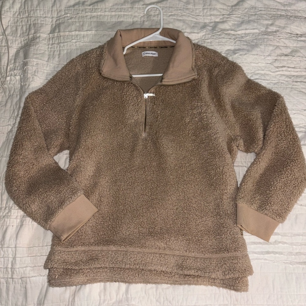 Calvin Klein Fuzzy pull over